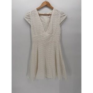 Everly White Eyelet Floral Short Dress Cap Sleeve Fit And Flair Small Lined Cent